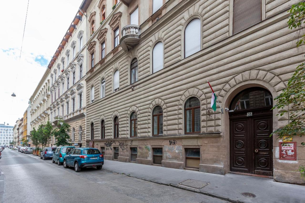 Cozy & Pleasant Homes In The Heart Of Budapest Eksteriør billede